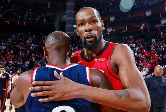 九游娱乐-连续2场提前认输，乌度卡给主力下马威 火箭赛程太难 难逃三连败