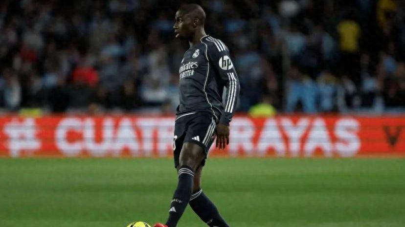 九游体育-门迪表现惊艳却仅踢半场：伤病阴云再笼罩皇马左路